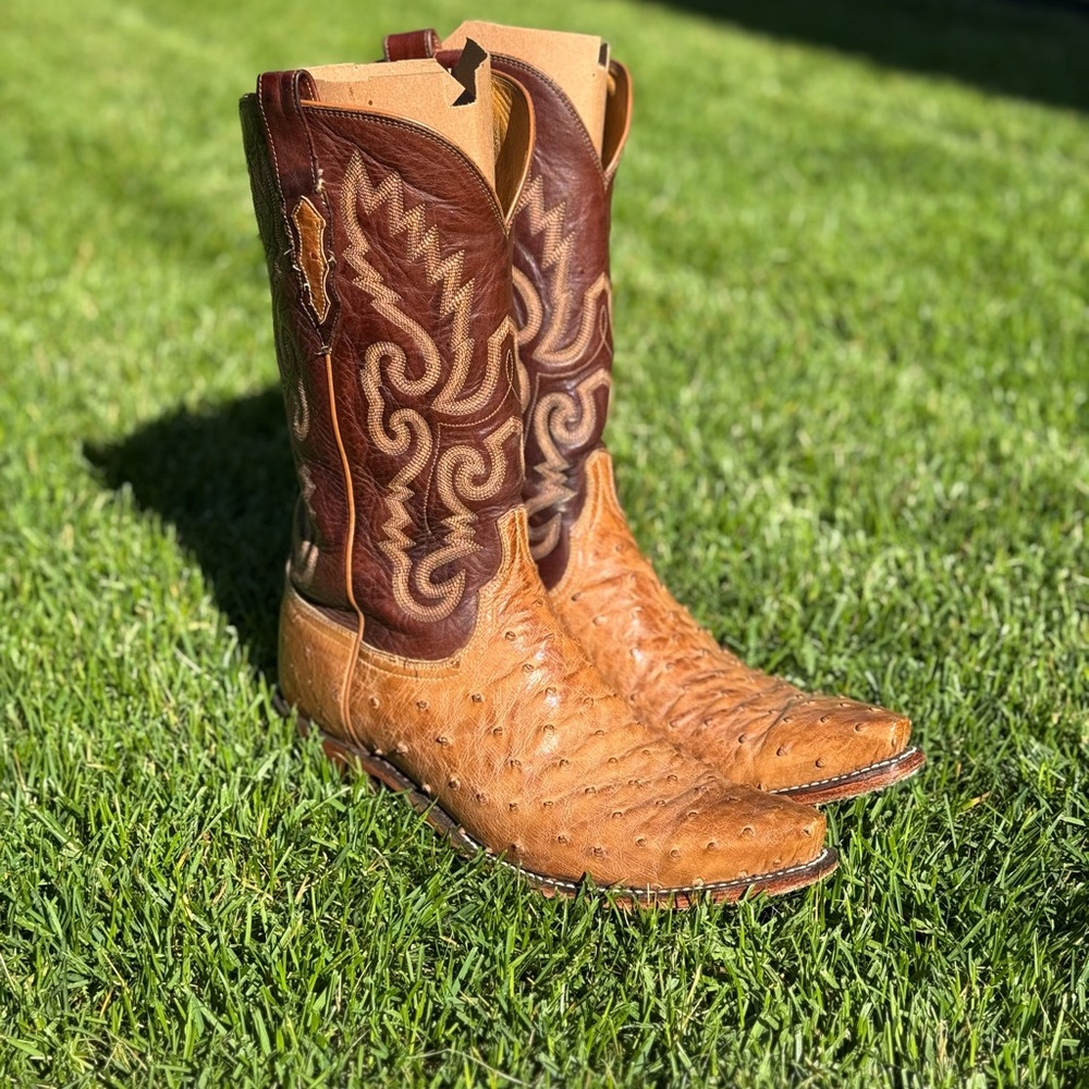LUCCHESE 1883 EXOTIC EXOTIC
TAN FULL QUILL OSTICH 9.5D